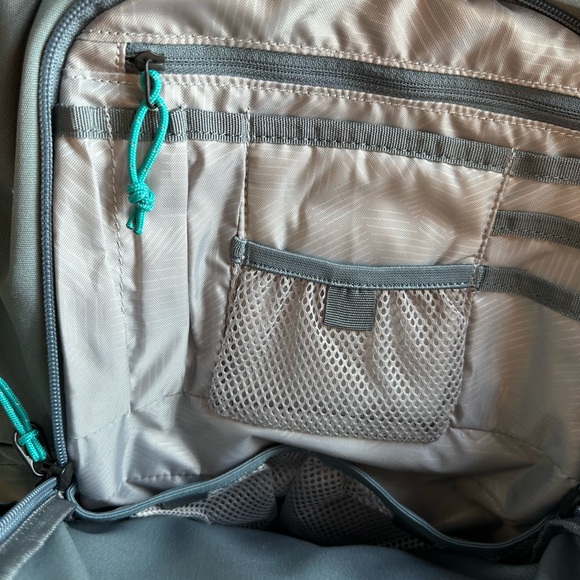 REI Workload Max commuting/school backpack - Picture 5 of 10